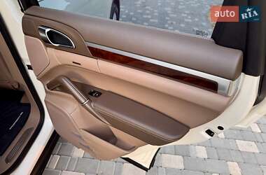Внедорожник / Кроссовер Porsche Cayenne 2011 в 