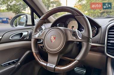 Внедорожник / Кроссовер Porsche Cayenne 2011 в 
