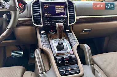 Внедорожник / Кроссовер Porsche Cayenne 2011 в 