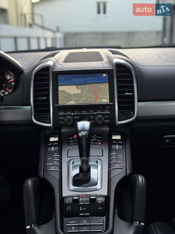 Внедорожник / Кроссовер Porsche Cayenne 2011 в Остроге фото 22 Внедорожник / Кроссовер Porsche Cayenne 2011 в Остроге