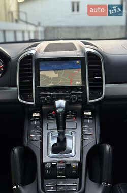 Внедорожник / Кроссовер Porsche Cayenne 2011 в 
