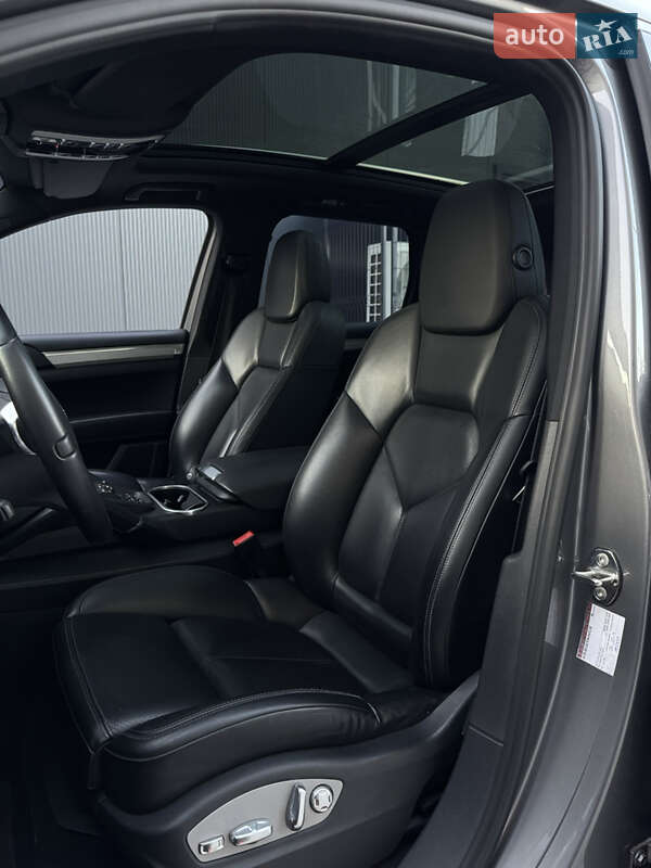 Внедорожник / Кроссовер Porsche Cayenne 2011 в Остроге фото 32 Внедорожник / Кроссовер Porsche Cayenne 2011 в Остроге