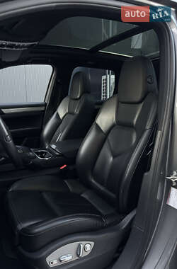 Внедорожник / Кроссовер Porsche Cayenne 2011 в 
