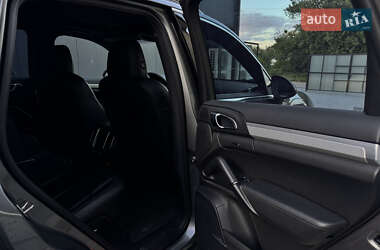 Внедорожник / Кроссовер Porsche Cayenne 2011 в 