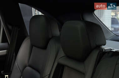 Внедорожник / Кроссовер Porsche Cayenne 2011 в 
