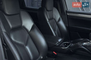 Внедорожник / Кроссовер Porsche Cayenne 2011 в 