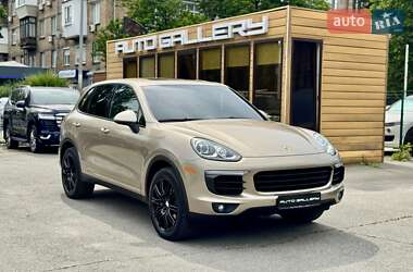 Внедорожник / Кроссовер Porsche Cayenne 2015 в Киеве