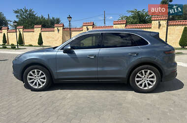 Позашляховик / Кросовер Porsche Cayenne 2018 в 