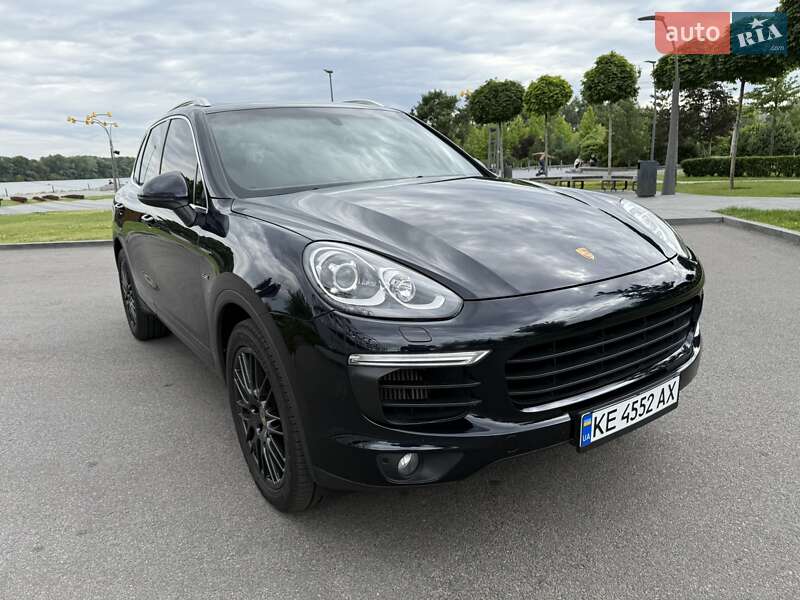 Внедорожник / Кроссовер Porsche Cayenne 2015 в Днепре
