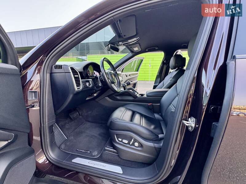 Внедорожник / Кроссовер Porsche Cayenne 2018 в Киеве