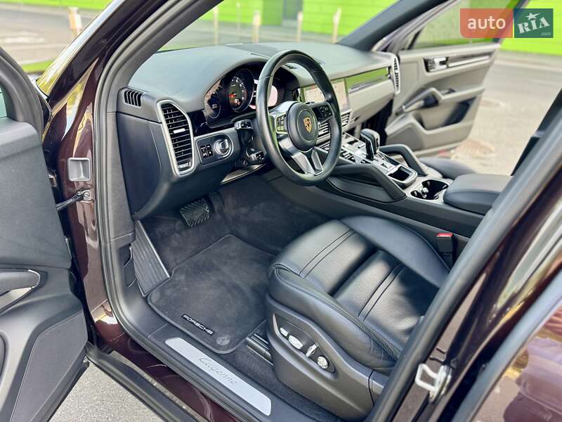 Внедорожник / Кроссовер Porsche Cayenne 2018 в Киеве