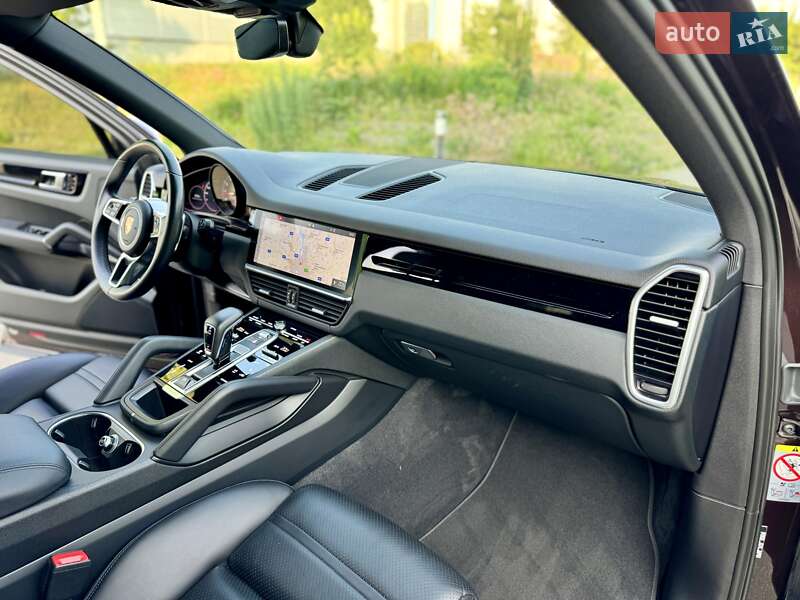 Внедорожник / Кроссовер Porsche Cayenne 2018 в Киеве