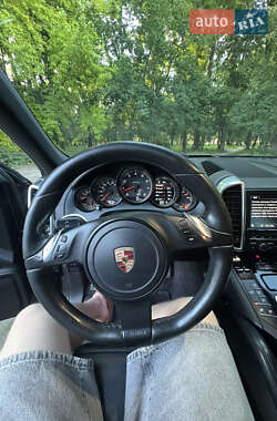 Внедорожник / Кроссовер Porsche Cayenne 2011 в 