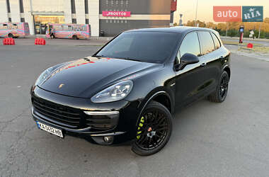 Позашляховик / Кросовер Porsche Cayenne 2016 в Києві