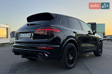 Внедорожник / Кроссовер Porsche Cayenne 2016 в 