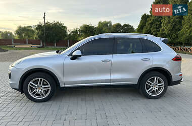 Внедорожник / Кроссовер Porsche Cayenne 2015 в 