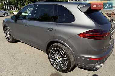 Позашляховик / Кросовер Porsche Cayenne 2016 в 