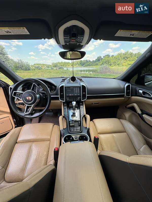 Внедорожник / Кроссовер Porsche Cayenne 2016 в Лохвице