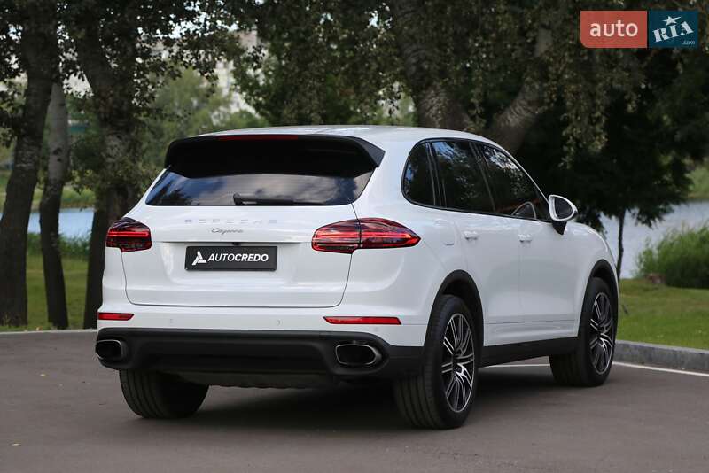 Внедорожник / Кроссовер Porsche Cayenne 2016 в Киеве