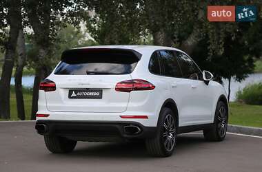 Внедорожник / Кроссовер Porsche Cayenne 2016 в 