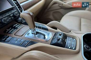 Внедорожник / Кроссовер Porsche Cayenne 2010 в 