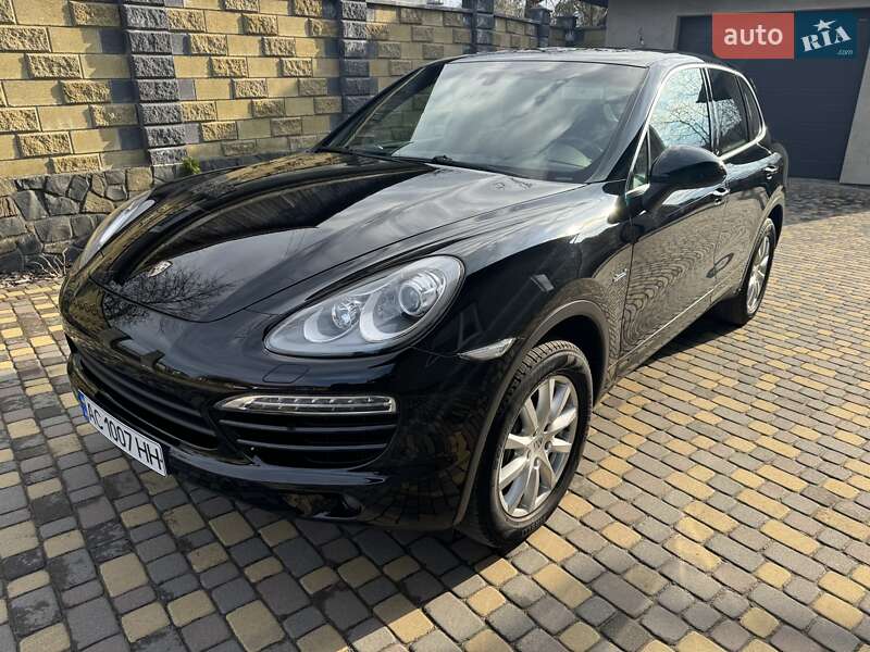 Внедорожник / Кроссовер Porsche Cayenne 2012 в 