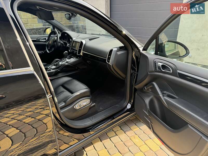 Позашляховик / Кросовер Porsche Cayenne 2012 в Горохові