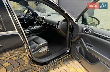 Внедорожник / Кроссовер Porsche Cayenne 2012 в 