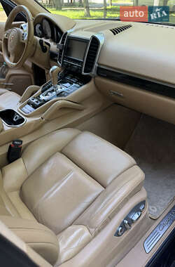 Внедорожник / Кроссовер Porsche Cayenne 2011 в 