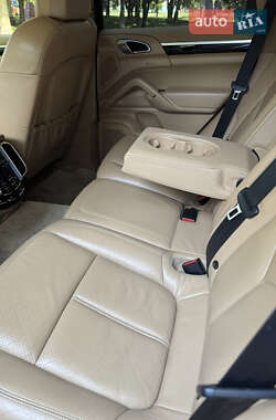 Внедорожник / Кроссовер Porsche Cayenne 2011 в 