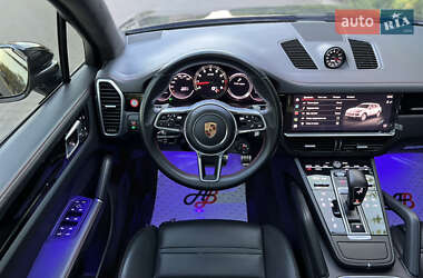 Позашляховик / Кросовер Porsche Cayenne 2022 в 