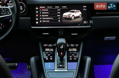 Позашляховик / Кросовер Porsche Cayenne 2022 в 