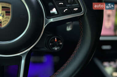 Позашляховик / Кросовер Porsche Cayenne 2022 в 