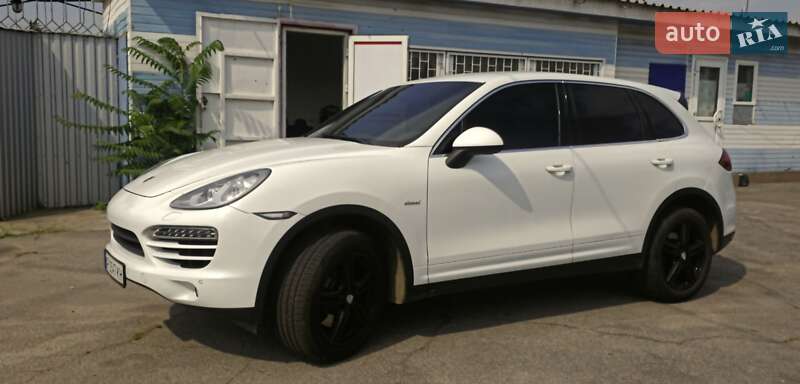 Внедорожник / Кроссовер Porsche Cayenne 2012 в Запорожье
