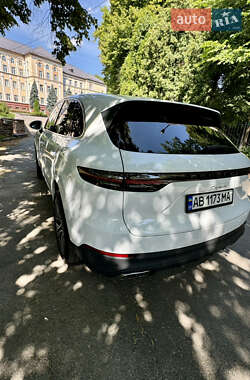 Позашляховик / Кросовер Porsche Cayenne 2019 в 