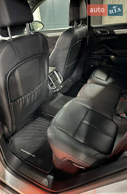Внедорожник / Кроссовер Porsche Cayenne 2013 в 