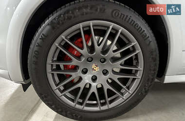 Внедорожник / Кроссовер Porsche Cayenne 2013 в 