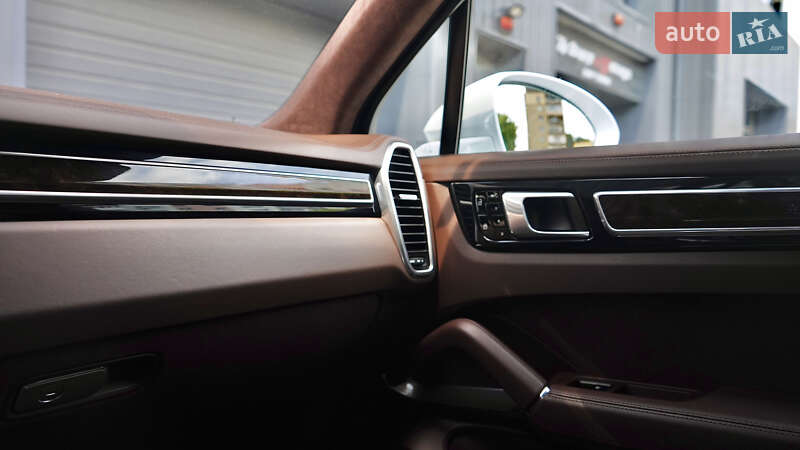 Позашляховик / Кросовер Porsche Cayenne 2020 в Львові