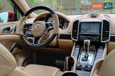 Позашляховик / Кросовер Porsche Cayenne 2015 в 