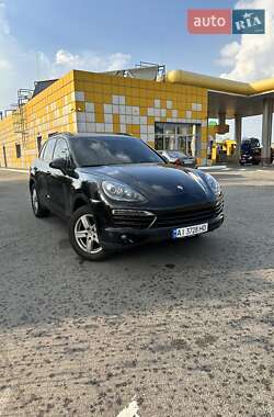 Позашляховик / Кросовер Porsche Cayenne 2012 в 