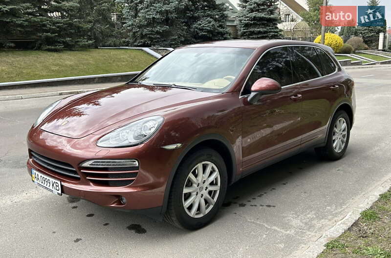 Позашляховик / Кросовер Porsche Cayenne 2011 в Києві