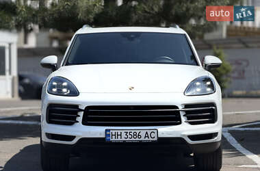 Внедорожник / Кроссовер Porsche Cayenne 2017 в 