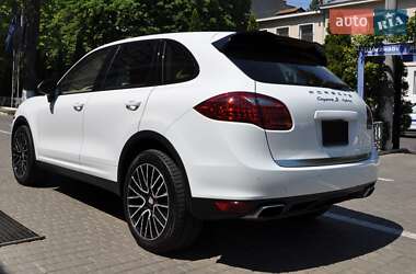 Внедорожник / Кроссовер Porsche Cayenne 2012 в 