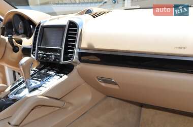 Внедорожник / Кроссовер Porsche Cayenne 2012 в 