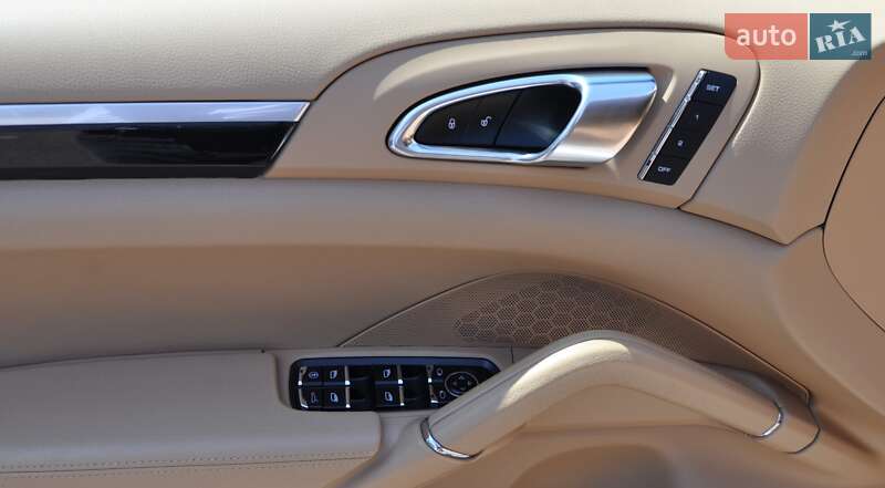 Внедорожник / Кроссовер Porsche Cayenne 2012 в Одессе фото 25 Внедорожник / Кроссовер Porsche Cayenne 2012 в Одессе