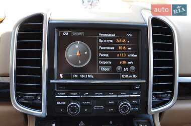 Внедорожник / Кроссовер Porsche Cayenne 2012 в 
