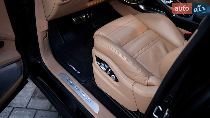 Позашляховик / Кросовер Porsche Cayenne 2018 в Києві
