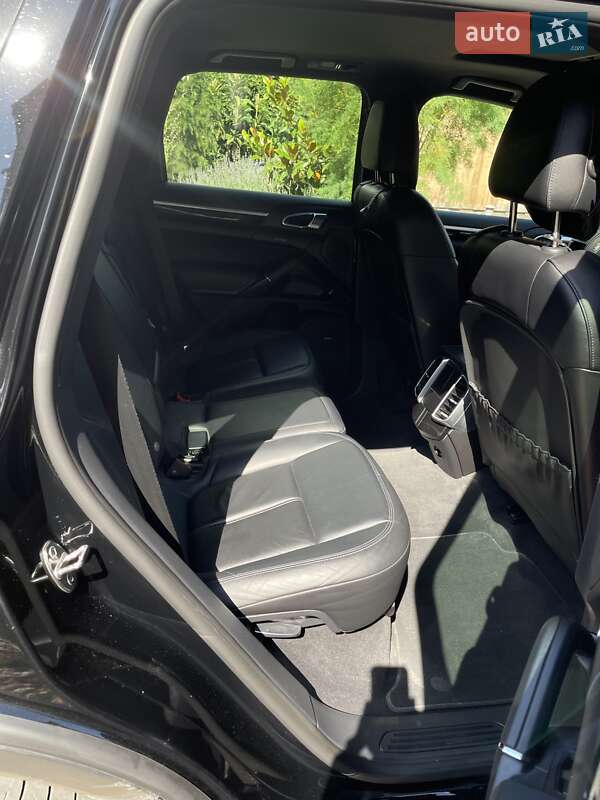 Внедорожник / Кроссовер Porsche Cayenne 2014 в Одессе