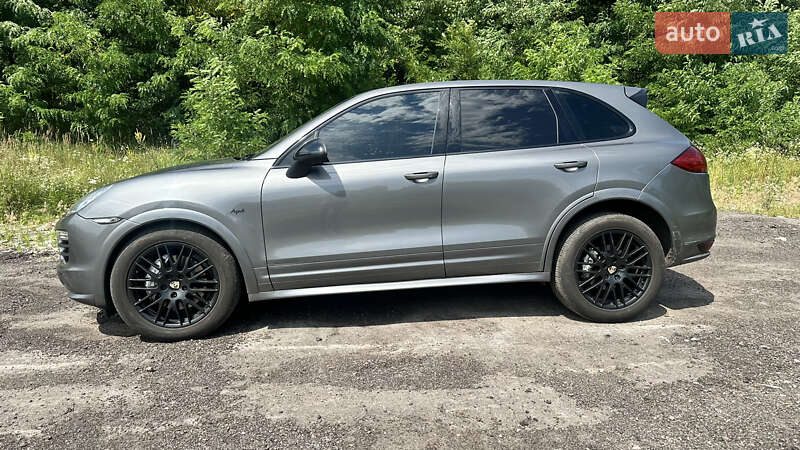 Позашляховик / Кросовер Porsche Cayenne 2011 в Чернігові