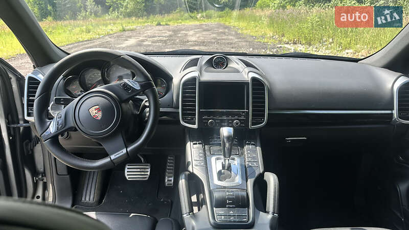Позашляховик / Кросовер Porsche Cayenne 2011 в Чернігові